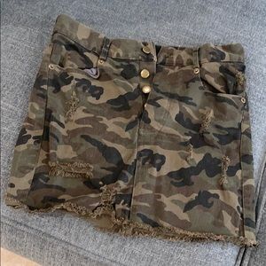 Camo mini skirt